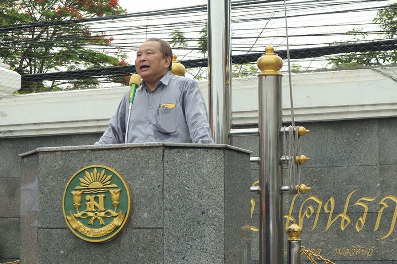 ผู้อำนวยการโรงเรียนเทพศิรินทร์ พร้อมคณะผู้บริหาร และคณะครู ต้อนรับนักเรียน  และทำกิจกรรมร่วมกัน เนื่องในวันแรกของการเปิดการศึกษาภาคเรียนที่ 1 ปีการศึกษา 2568