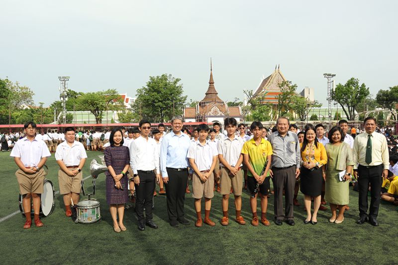 ผู้อำนวยการโรงเรียนเทพศิรินทร์ พร้อมคณะผู้บริหาร และคณะครู ต้อนรับนักเรียน  และทำกิจกรรมร่วมกัน เนื่องในวันแรกของการเปิดการศึกษาภาคเรียนที่ 1 ปีการศึกษา 2568
