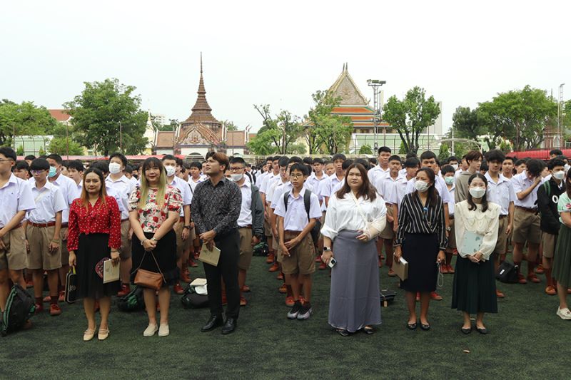 ผู้อำนวยการโรงเรียนเทพศิรินทร์ พร้อมคณะผู้บริหาร และคณะครู ต้อนรับนักเรียน  และทำกิจกรรมร่วมกัน เนื่องในวันแรกของการเปิดการศึกษาภาคเรียนที่ 1 ปีการศึกษา 2568