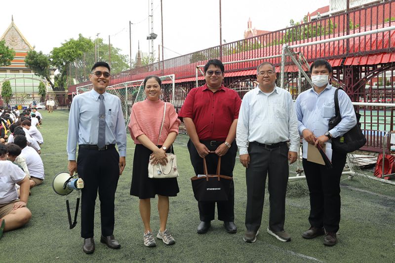 ผู้อำนวยการโรงเรียนเทพศิรินทร์ พร้อมคณะผู้บริหาร และคณะครู ต้อนรับนักเรียน  และทำกิจกรรมร่วมกัน เนื่องในวันแรกของการเปิดการศึกษาภาคเรียนที่ 1 ปีการศึกษา 2568