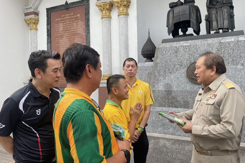 ผู้อำนวยการโรงเรียนเทพศิรินทร์ พร้อมคณะผู้บริหาร รับมอบข้าวประสงค์ดี
