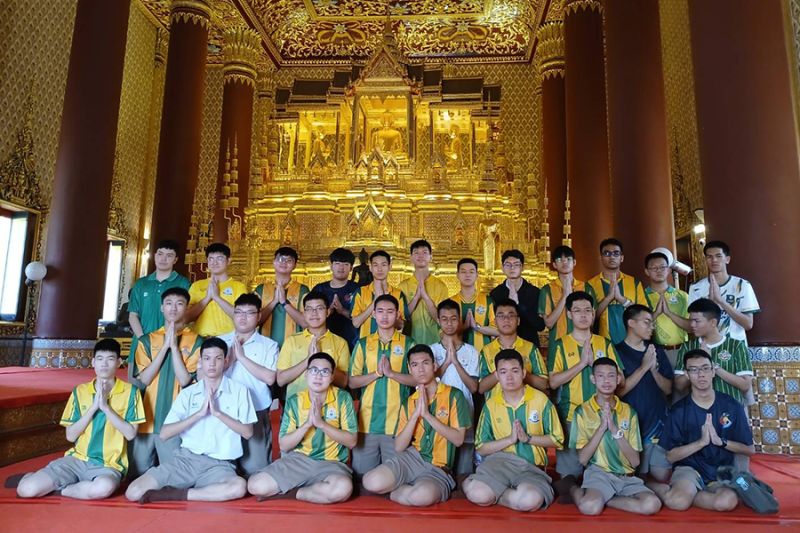 กิจกรรมทำบุญตักบาตรในช่วงเช้า ณ วัดเทพศิรินทราวาส