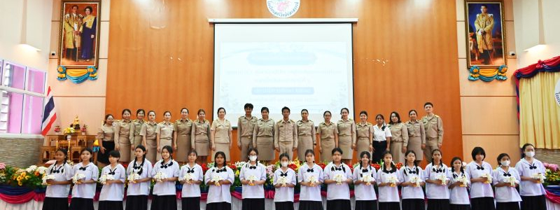 โรงเรียนสตรีวัดอัปสรสวรรค์ มุทิตาคารวะพี่พาน้องไปไหว้ครูโรงเรียนประถมศึกษา