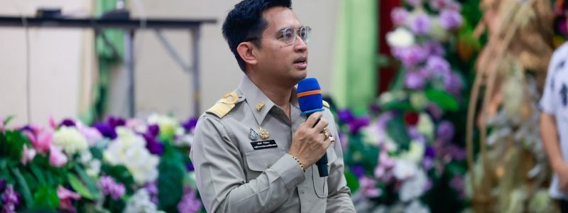 ลงพื้นที่ตรวจเยี่ยม และให้กำลังใจ ผู้บริหาร ครู บุคลาการทางการศึกษา และนักเรียน ในการดำเนินกิจกรรมการซ้อมแปรอักษร