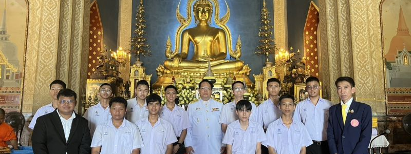 วันอังคารที่ ๑๗ มิถุนายน พ.ศ. ๒๕๖๘ นายเขษมชาติ อารีมิตร ผู้อำนวยการโรงเรียนมัธยมวัดเบญจมบพิตร และนักเรียนโรงเรียนมัธยมวัดเบญจมบพิตร เข้าร่วมพิธทักษิณานุประทาน เนื่องในโอกาสพระอนุสรณ์  อ.ป.ก. ปีที่ ๖๓  อุทิศพระกุศลถวายแด่ เจ้าพระคุณสมเด็จพระอริยวงศาคตญาณ ส